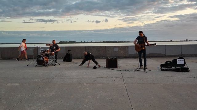 Баста Сансара. Когда меня не станет. Константин Куприянов и крутой барабанщик мощно исполнили на би смотреть онлайн