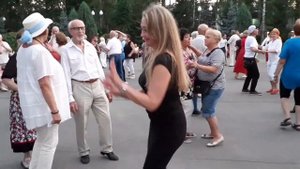 Недолюбила, я в тот короткий вечер!???/Танцы в парке Горького Харьков 2021