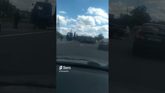 БМВэшка вбубухалась в кран манипулятор Камаз #Shorts