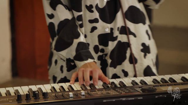 Primer: hermano flower shop concert смотреть онлайн