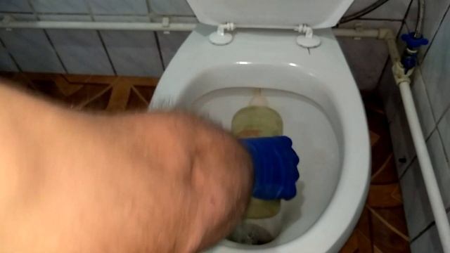 Как быстро и легко удалить ржавчину и налёт с унитаза Кислотой! Старый дедовский метод.