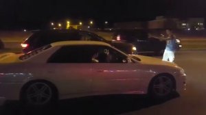 Kg гонки Чайзер vs SRT 8 Чайзер ноказывает