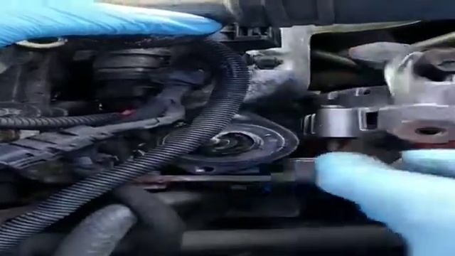 KIA Sportage 2 L crdi 2008 Thermostat Change. смотреть онлайн