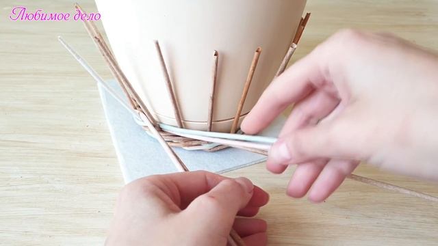 Интересная вариация любимого узора! Плетение из газет смотреть онлайн