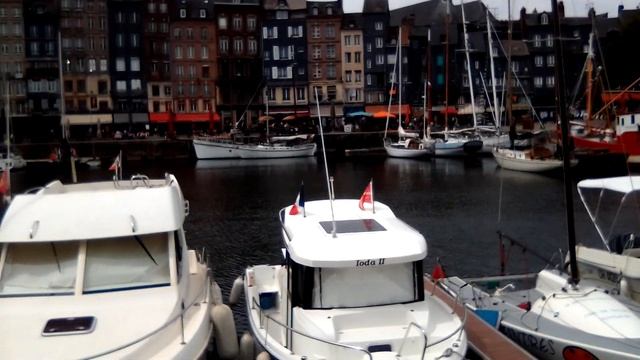 ОНФЛЁР город у океана, набережная ?. Гавань с яхтами ⛵ и ресторанами? Нормандия/Honfleur, Normandie