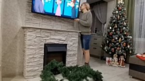 Украшаем квартиру к Новому году!  Новогодний декор) Наряжаем ёлку. Украшаем камин