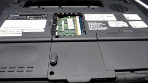 Модернизация ноутбука Toshiba Satellite A200-23U. S01E02. Samsung 2x2Gb DDR2-800Mhz и тесты!)