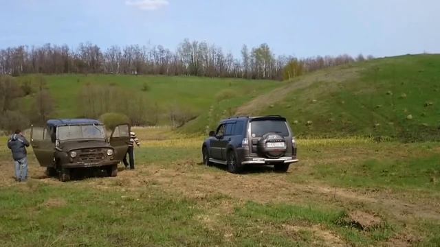 НОВЫЙ ЭКИПАЖ ПО СТАРЫМ ТРОПАМ смотреть онлайн