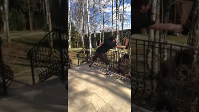 Прилучный в прямом эфире "убил" друга ?