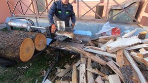 Самодельный гидравлический дровокол с подъемником. Homemade hydraulic woodcutter with a lift.