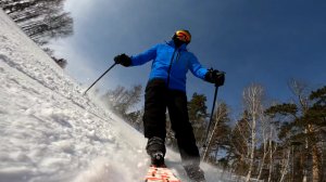 Слоумо спуска на горных лыжах. Замедлено в 10 раз.