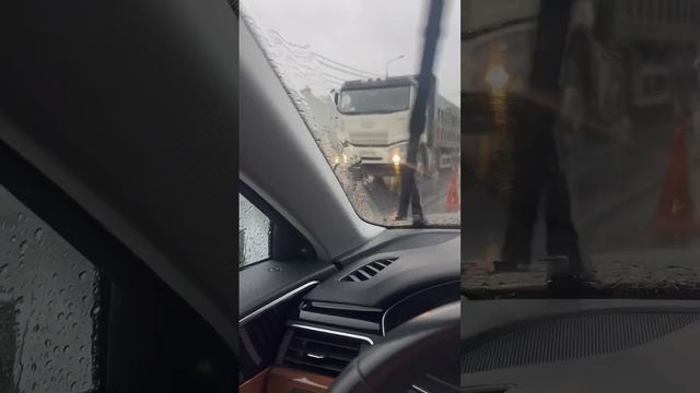 😳Рыбаковская , укладка асфальта в ливень. Бюджет усваивают.