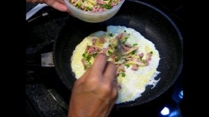 КАК ПРИГОТОВИТЬ ЯИЧНЫЙ РУЛЕТ С ВЕТЧИНОЙ И СЫРОМ.