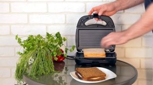 «Умный» мультипекарь Redmond SkyBaker RMB-M657/1S для выпечки вафель, пирожков, печенья и пр.