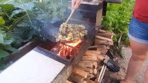 Блюдо из кабачков и баклажанов с жареной картошкой на САДЖе.