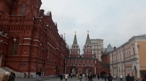 Москва. Красная площадь. Исторический музей. Казанский собор. Колокольный звон. Февраль 2022 года.