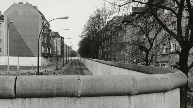 Берлинская стена / Падение стены ФРГ / ГДР смотреть онлайн