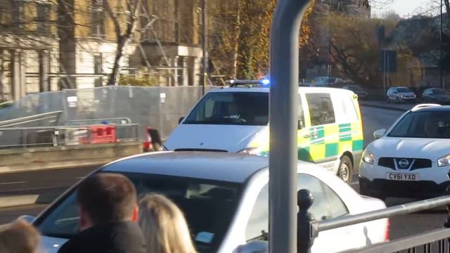 South East Coast Ambulance Service // Mercedes Vito Specialist Care Paramedic Unit // Responding смотреть онлайн