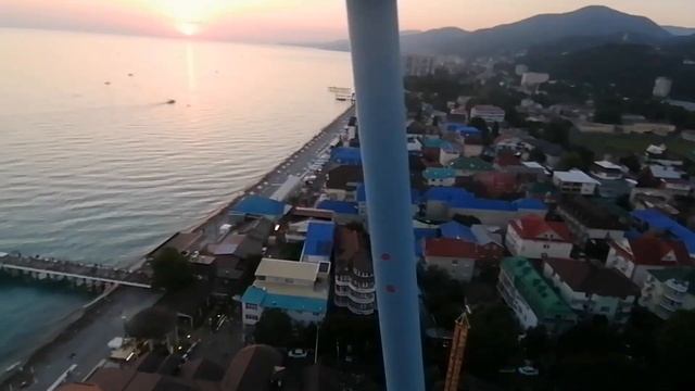 #Лазаревское #КОЛЕСО #ОБОЗРЕНИЯ | открытая кабинка | вид на ЗАКАТ С ВЫСОТЫ 83 метра смотреть онлайн