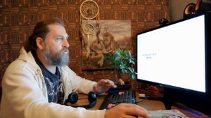 Реакция Бати на DRUMMATIX - Непокорённый Дух / Колыбельная | Батя слушает