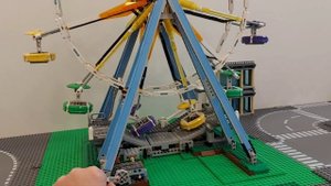 Колесо обозрения в городе Lego
