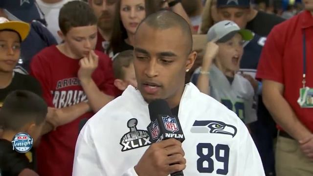 Sanders faces off against Baldwin смотреть онлайн