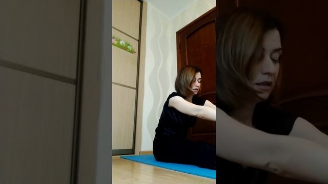 Женская практика. Растяжка, укрепление мышц тазового дна, релаксация.