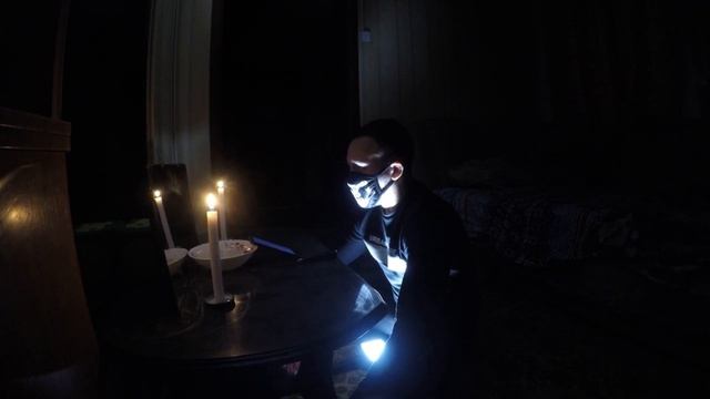 ПЕРЕНОЧЕВАЛ В ДОМЕ КОЛДУНЬИ. смотреть онлайн