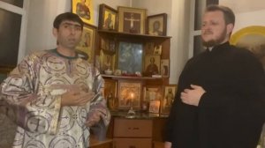«Достойно есть» на греческом языке.