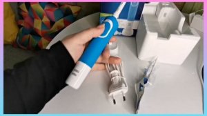 Обзор на электрическую зубную щётку Oral-B Vitality. А что, зубы надо 2 раза в день чистить❓?