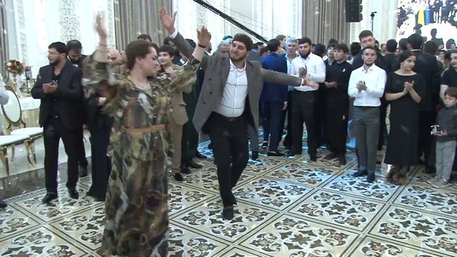 "Лезгинка" танцуют цыгане Свадьба Леонид и Амалия смотреть онлайн