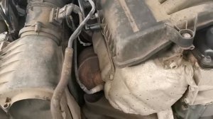 таурег нф 3.6 пшык воздуха при нажатии на газ. в чем причина?