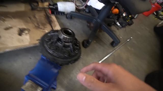 AU FALCON "WELDED DIFF" (Mini Spool) Install! FALCON BOOGIES HARD! смотреть онлайн