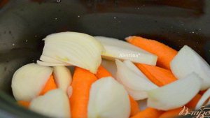 Тушеная говядина в медленноварке