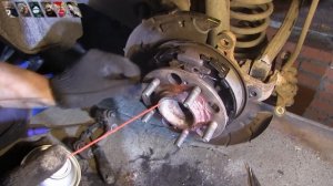 Замена задних тормозных дисков, колодок и направляющих суппорта