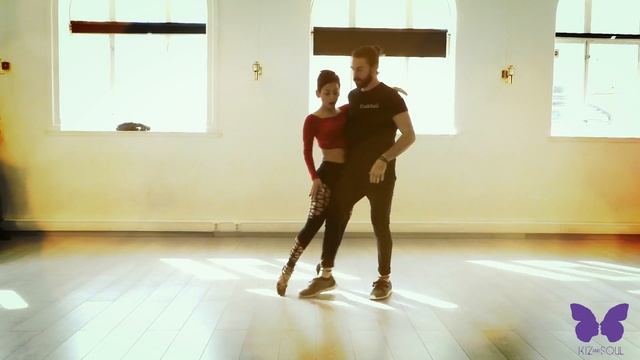 Kizomba Class 01 with Guiu and Borboleta смотреть онлайн