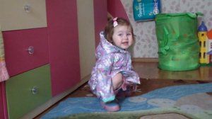 Девочка 2 года читает стихи