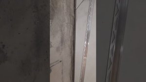 Плитку положили а закладную под порожек забыли!!!!! Что в этом случае делать?