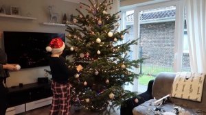 VLOG??: Наряжаем ЁЛКУ 2022?ЁЛКА ЗА 15,- ЕВРО