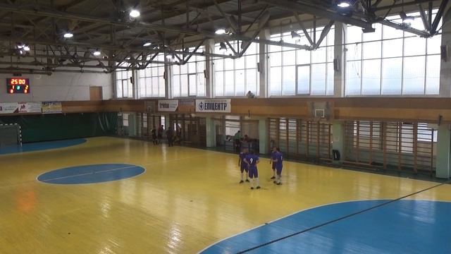 4 КУ 9 Zombee – Хартрон Аркос смотреть онлайн