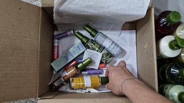 Груповой заказ от YVES ROCHER, распаковка и обзор заказа ив роше. Выгодный заказ.