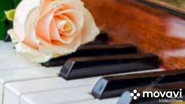 ...(15)... Александр Эгромжан... автор и исполнитель...