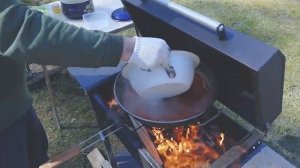 Солянка на костре в стальной сковороде. Рецепт в описании