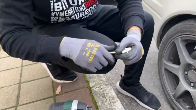 Многие спрашивали, можно ли импактом откручивать колеса на легковом автомобиле. смотреть онлайн