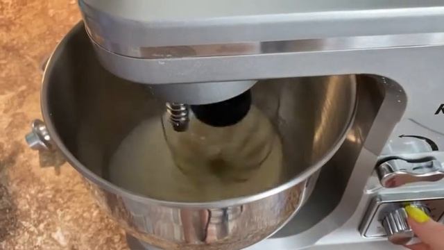 Сделала безе с помощью планетарного миксера Kitfort KT-1338 смотреть онлайн