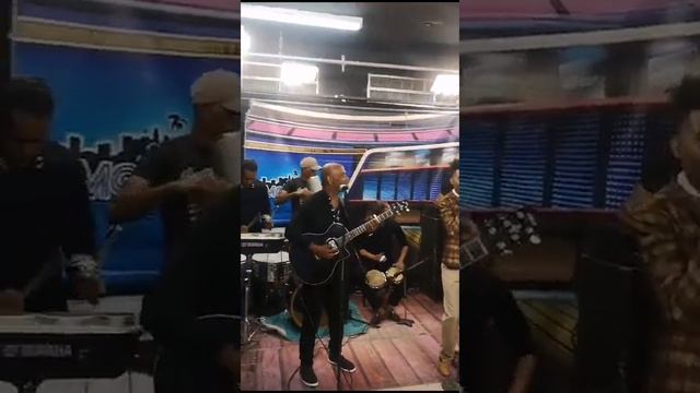 johan Mora él súper héroe de la bachata en vivo desde san Juan de la maguana смотреть онлайн