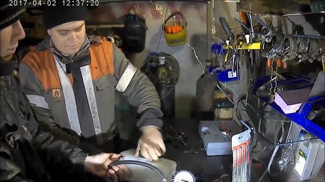 В Garage: Замена и тюнинг расширительного бачка на гранте, тест крышек. смотреть онлайн