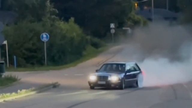 Mercedes S124 300TD / OM606 SHOWS PERFORMANCE?#om606 #turbo