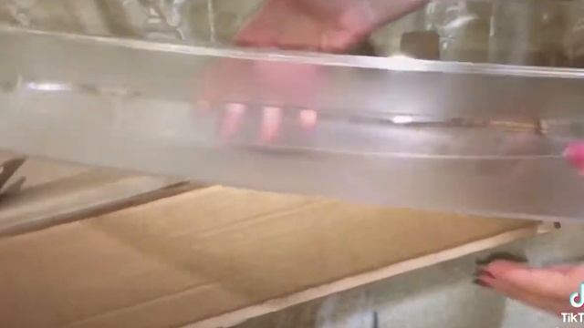 Полка-балкон под бутылки холодильника Индезит. Видео для авито. C00283484