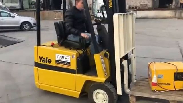 Отгрузка электрического вилочного погрузчика Yale смотреть онлайн